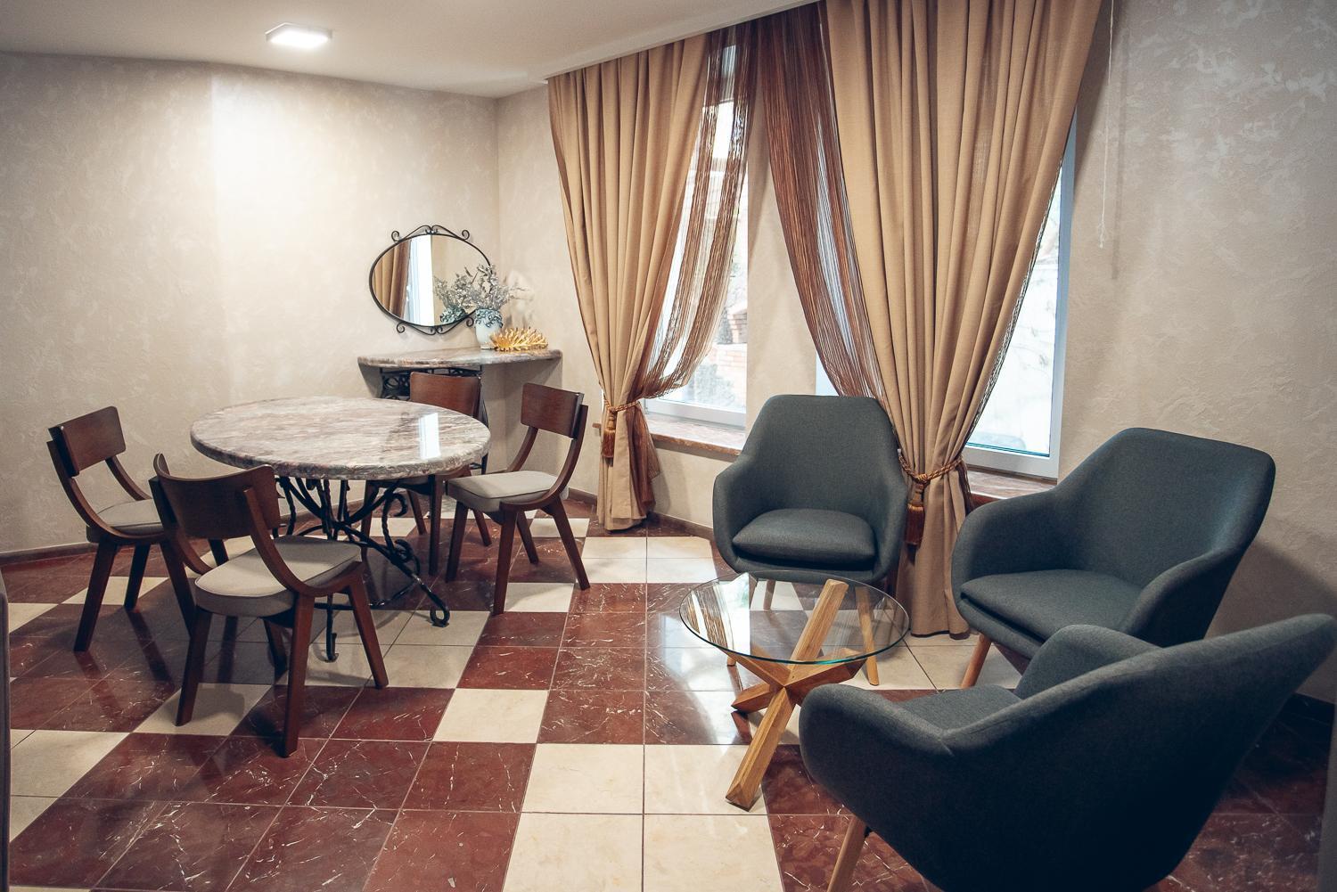 Apart4You Hotel キシナウ エクステリア 写真