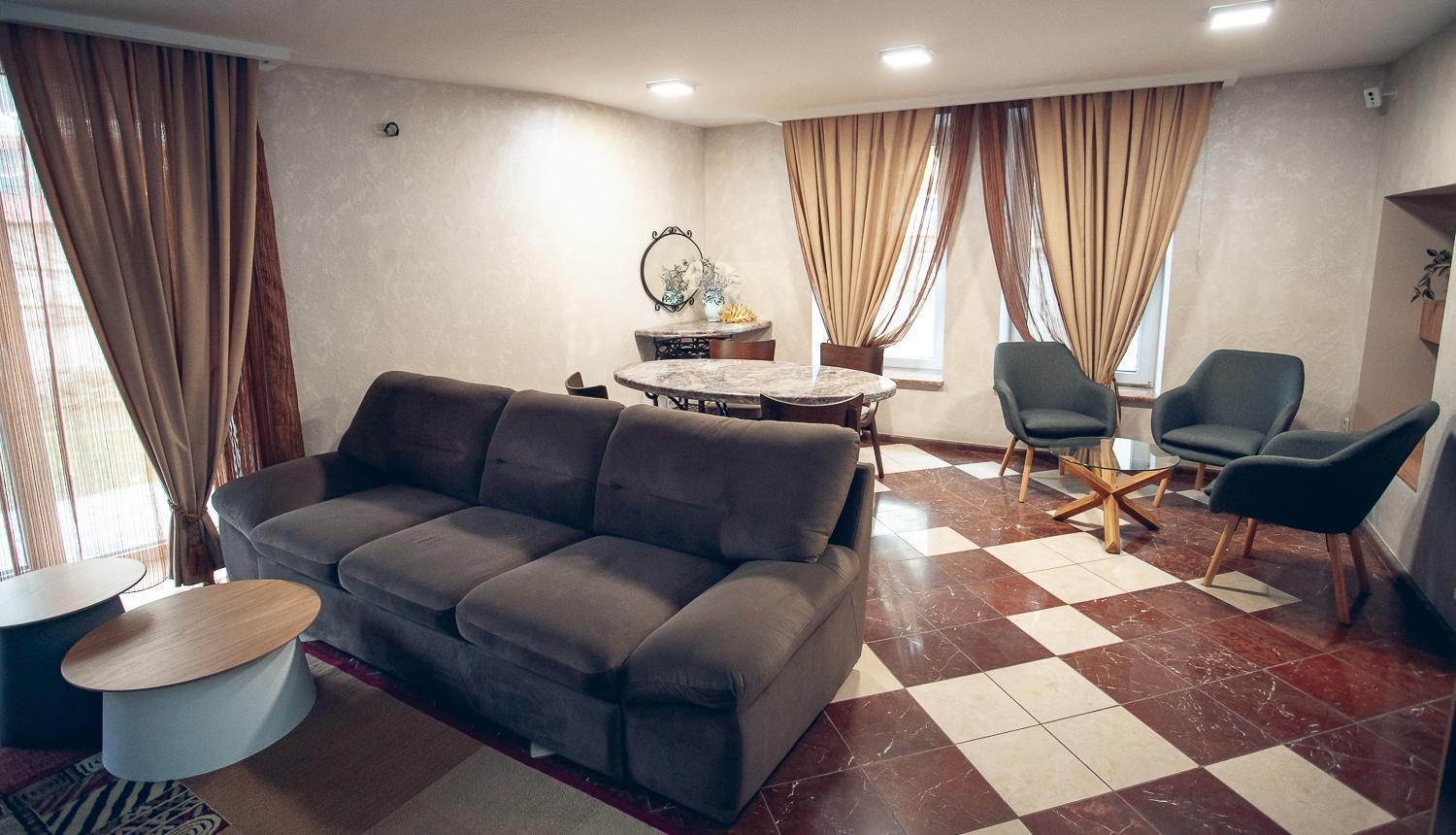 Apart4You Hotel キシナウ エクステリア 写真